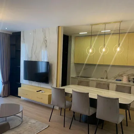 Апартаменты Penthouse Zirkon Apartament Тирана